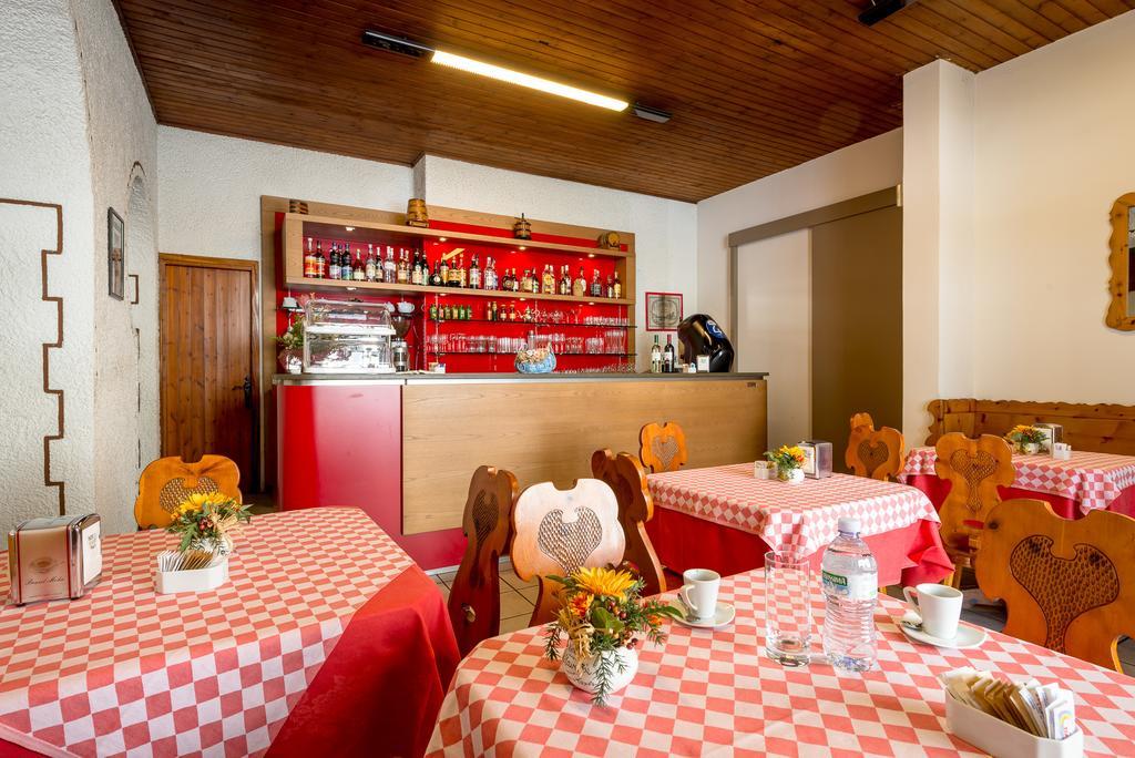 Albergo Altavilla Тирано Экстерьер фото
