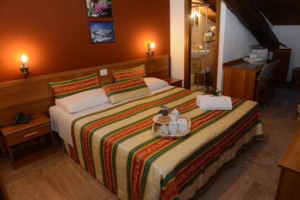 Albergo Altavilla Тирано Экстерьер фото