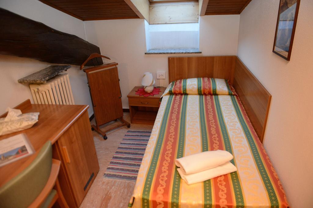 Albergo Altavilla Тирано Экстерьер фото