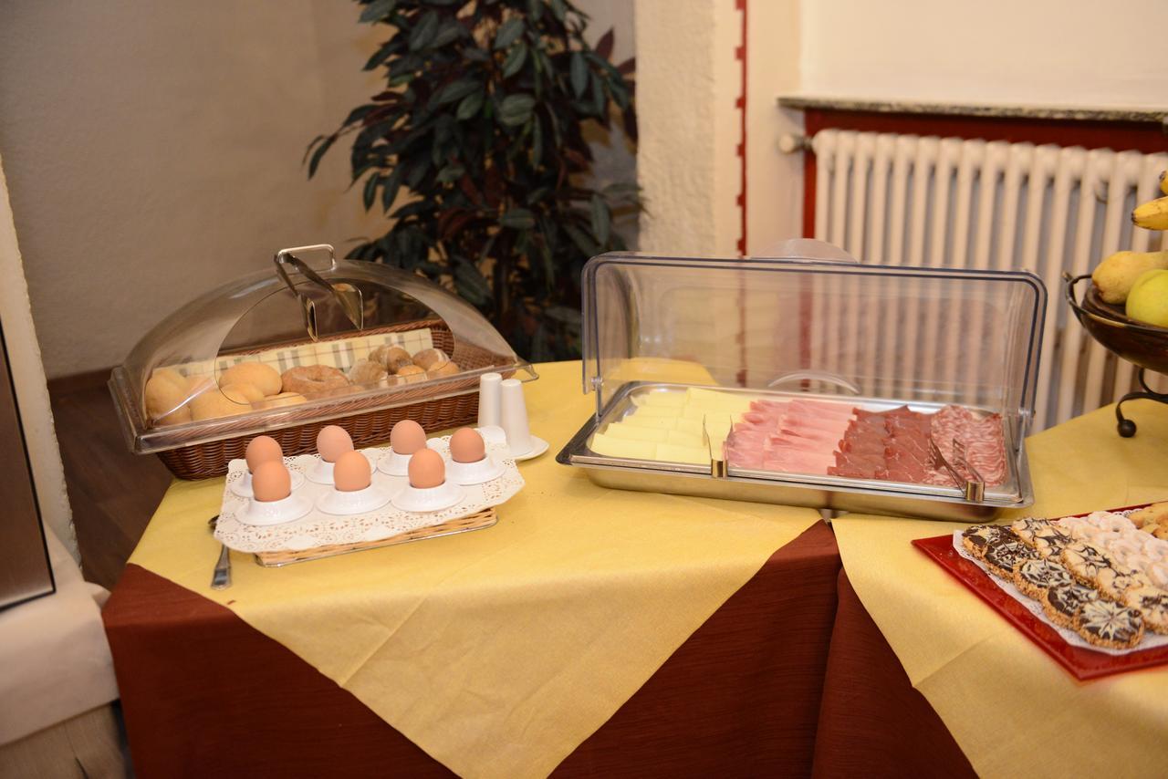 Albergo Altavilla Тирано Экстерьер фото